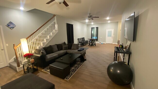 Building Photo - 3710 Prosperity Ave