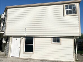 Building Photo - 7515 Bayway Dr