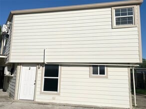 Building Photo - 7515 Bayway Dr