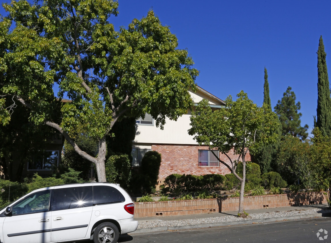 Foto del edificio - 219 Avery Ln