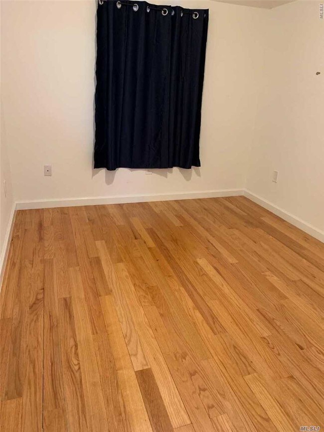 Foto del edificio - 296 Zerega Ave