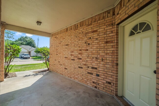 Building Photo - 19311 Twin Buttes Dr
