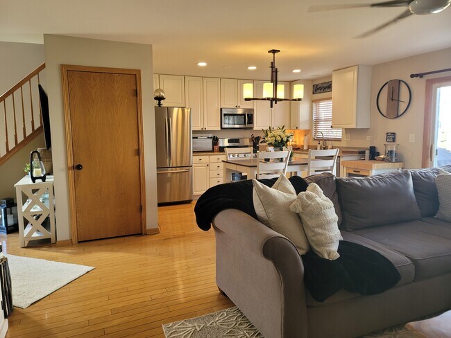 Building Photo - 2869 Old Mill Ct