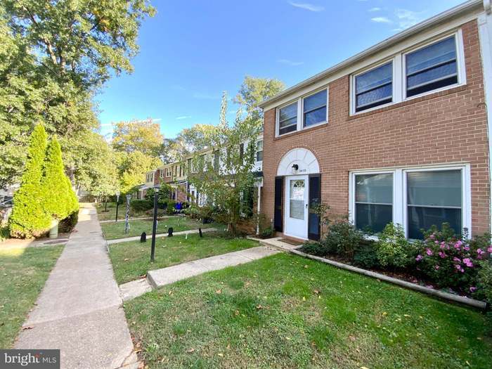 Primary Photo - 5459 Woodenhawk Cir