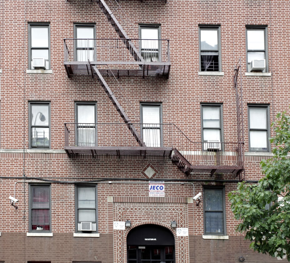Building Photo - 1769 Eastburn Ave