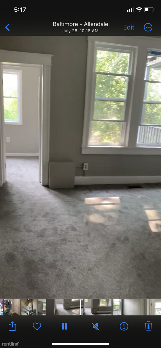 Building Photo - 4 br, 1 bath Townhome - 527 Edgewood Street