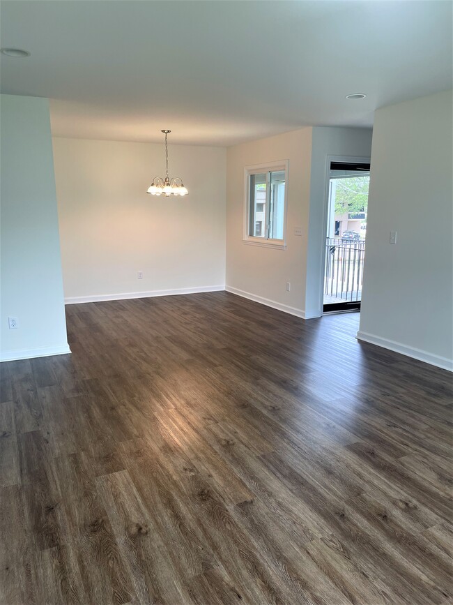 Living and dining area. - 1900 Richard Jones Rd
