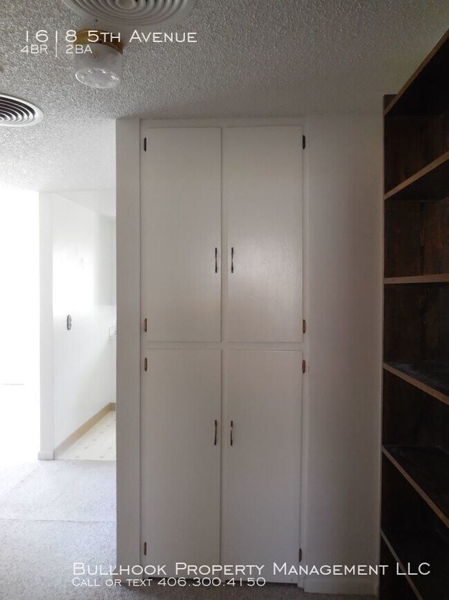 Foto del edificio - Terrific Turquoise Havre Home