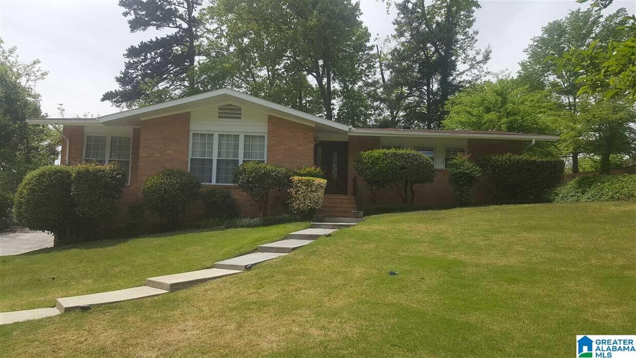 1232 Green Glen Rd, Vestavia Hills, AL 35216 House Rental in Vestavia