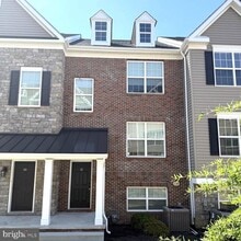 Building Photo - 611 Pony Ln