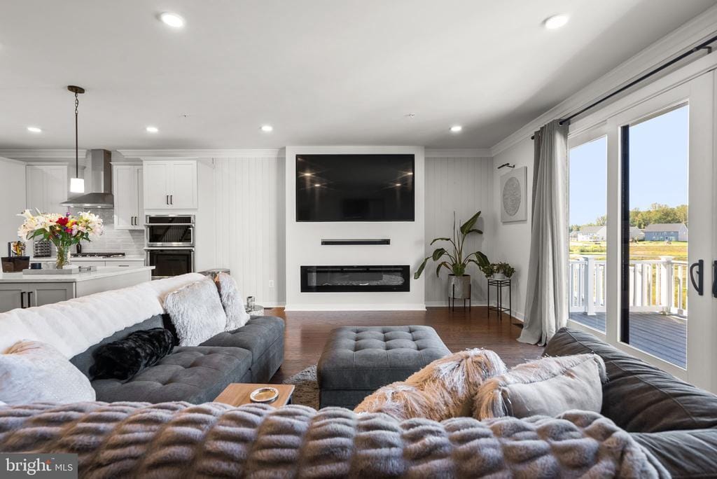 Primary Photo - 619 Glenn Lk Dr