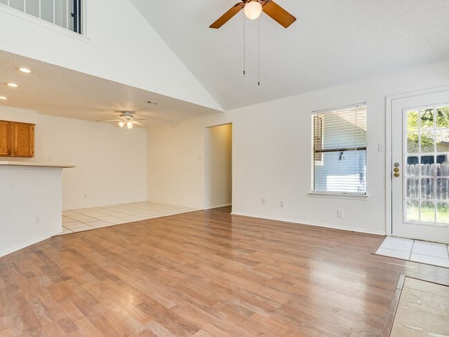 Foto del edificio - 13019 Irby Pass