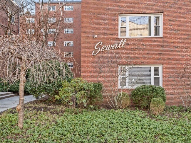 Foto del edificio - 131 Sewall Ave