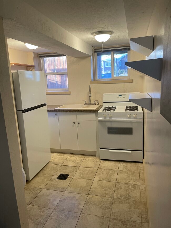 Building Photo - 604 S 1300 E