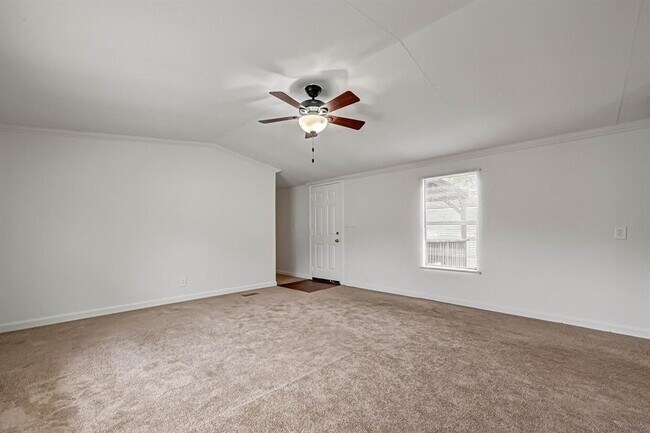 Building Photo - 22450 Autumn Woods Dr