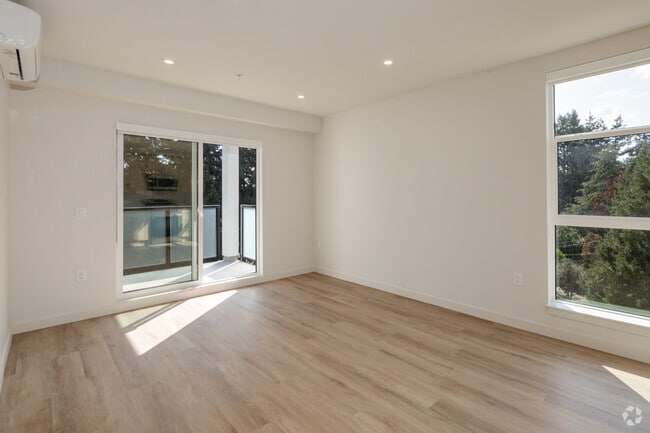 Interior Photo - The Kentwood