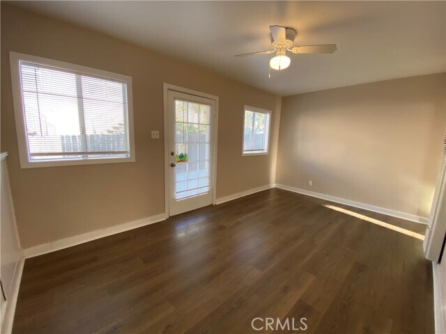Foto del edificio - 1034 W 15th St