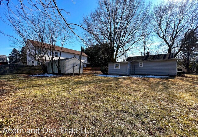 Building Photo - 2 br, 1 bath House - 2813 Troy Drive