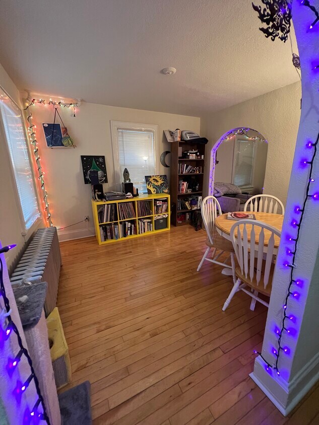 Foto principal - 1671 N Van Buren St