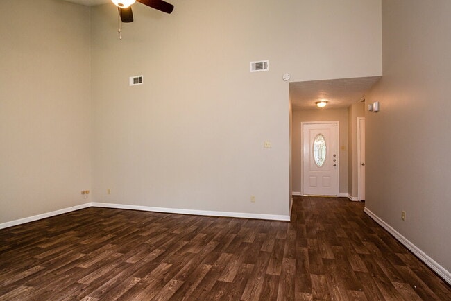 Foto del edificio - 15238 Bedford Glen Dr