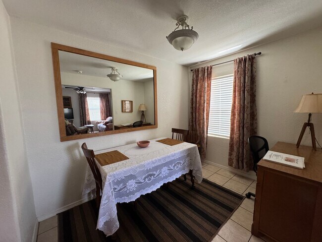 Building Photo - Fully Furnished property with lease term o...