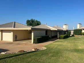 Building Photo - 1406 Broken Hills Dr