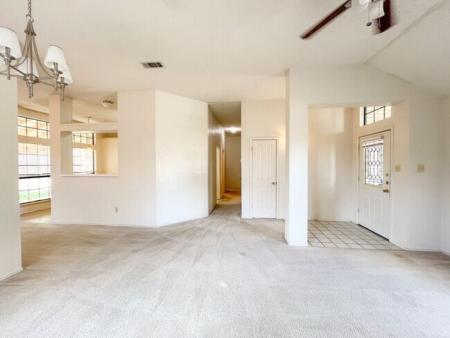 Foto del edificio - Available NOW!!!! Located in Skipcha Mount...