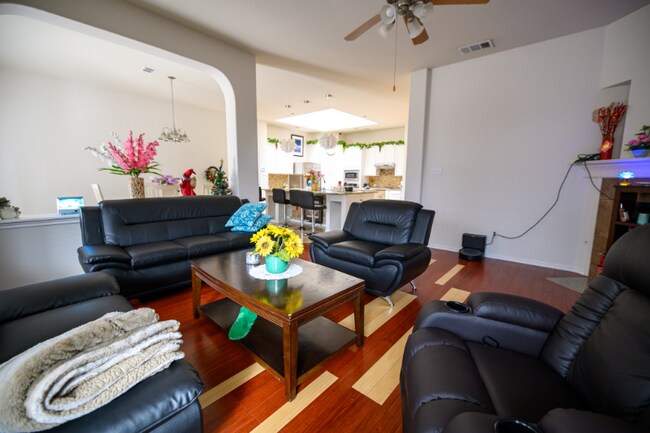Foto del edificio - 5559 Lavaca Rd