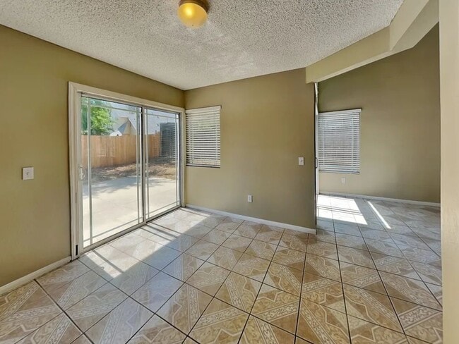 Building Photo - 13044 Pawnee Dr