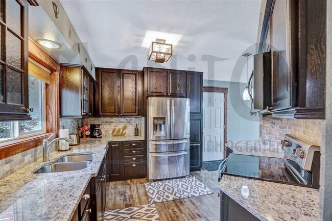 Foto del edificio - **COMING SOON** Spacious South Hill Rancher