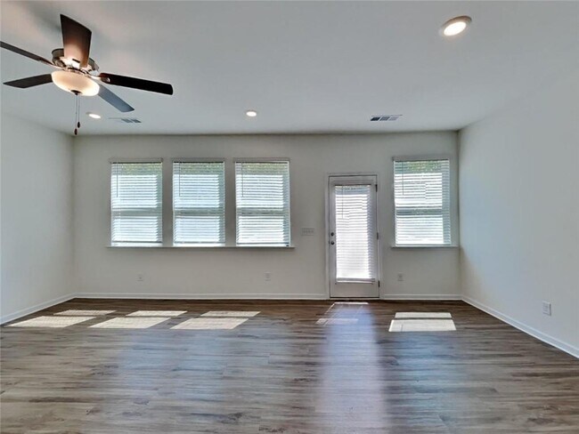 Foto del edificio - 289 Whitetail Cir