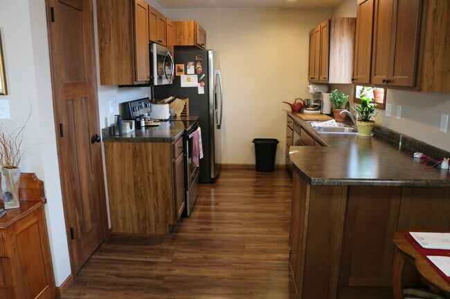 Kitchen - 3507 Veralta Dr