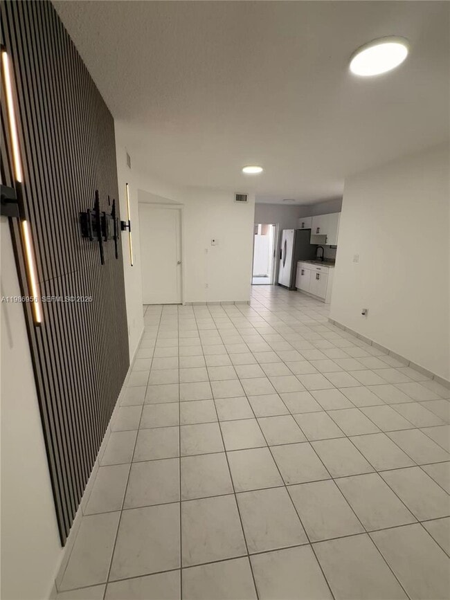 Foto del edificio - 3262 W 70th St