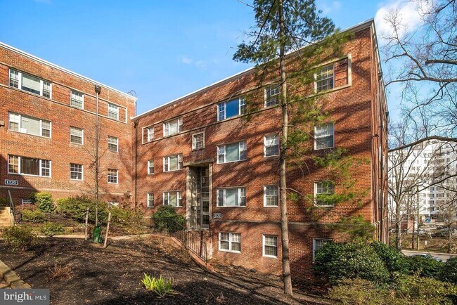 Foto del edificio - 1322 Fort Myer Dr