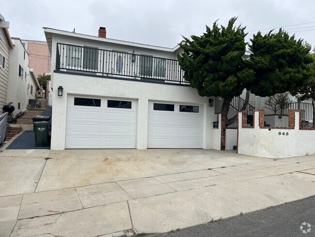 Building Photo - 945 Montgomery Dr
