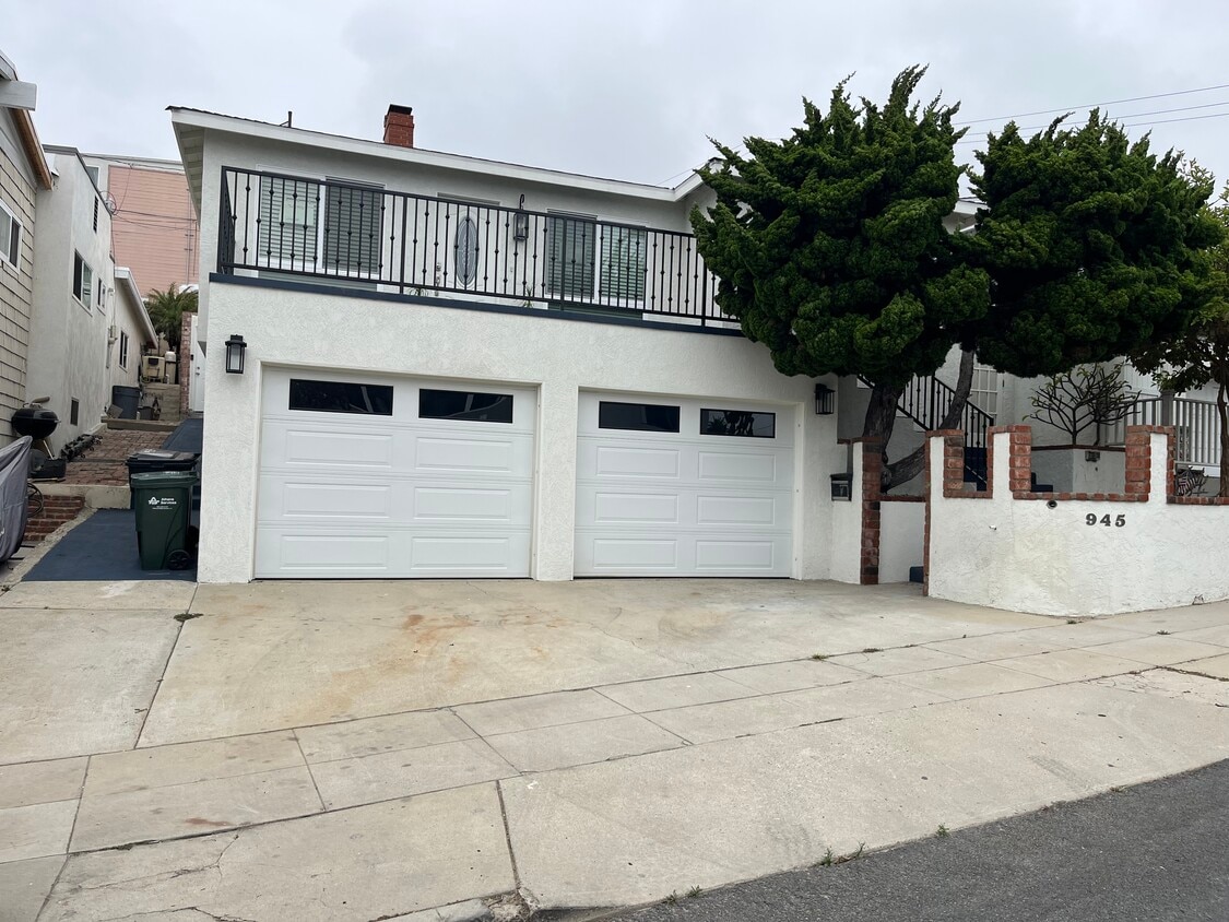 Primary Photo - 945 Montgomery Dr