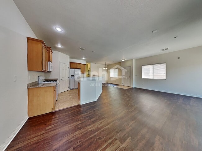 Building Photo - 10095 Sunset Palisades Way