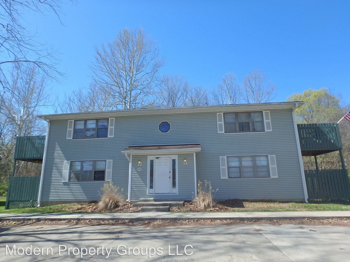 Primary Photo - 4400 Mesa Dr