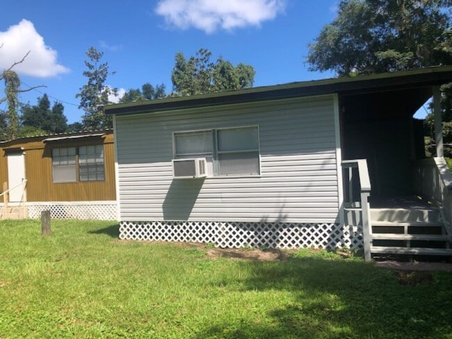 Building Photo - 3 Bedroom 1 Bath Mobile Home