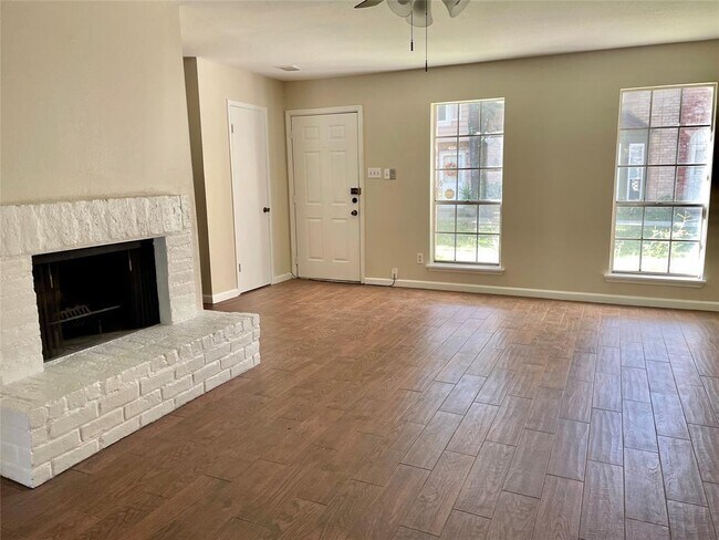 Building Photo - 5801 Lumberdale Rd