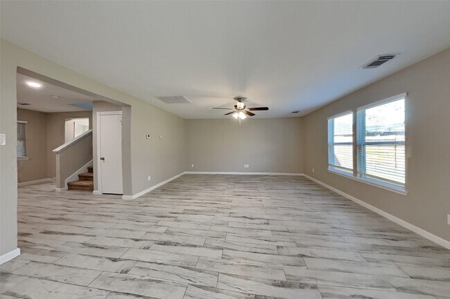 Foto del edificio - 7750 Shavano Ln