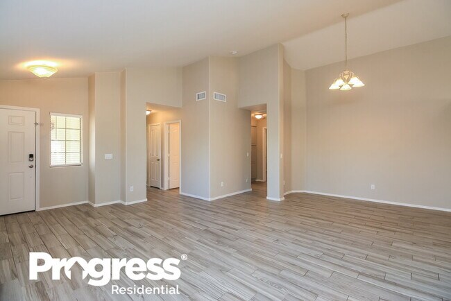 Building Photo - 3812 E Ironhorse Ct