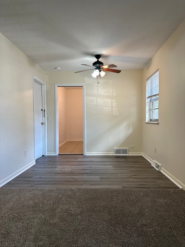 Building Photo - 3934 Clareridge Dr