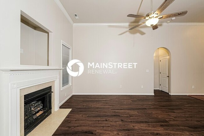 Foto del edificio - 4 Bedroom Pet-Friendly Home in CALERA, AL ...