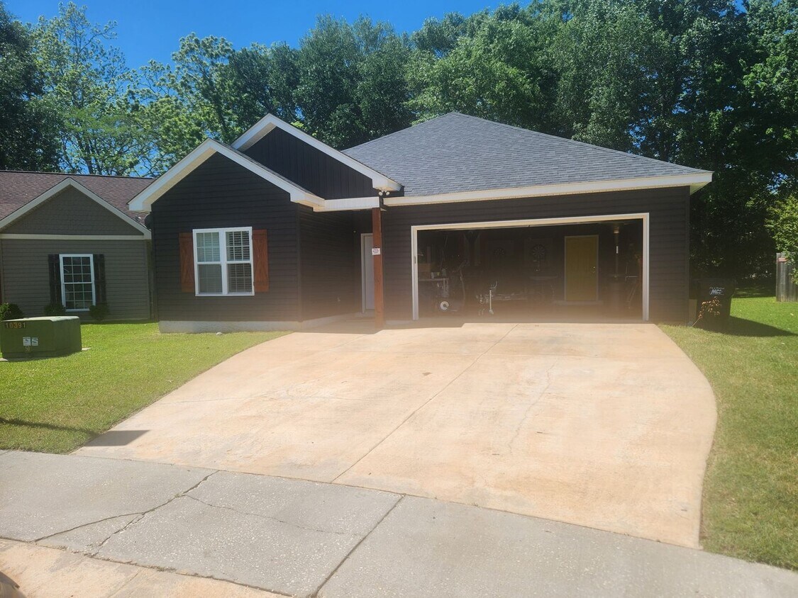 122 Gracebrook Ct, Headland, AL 36345 House Rental in Headland, AL