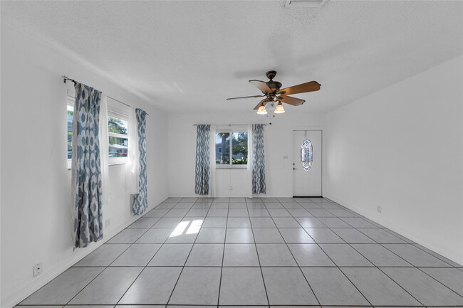 Foto del edificio - 1906 NW 45th Ct