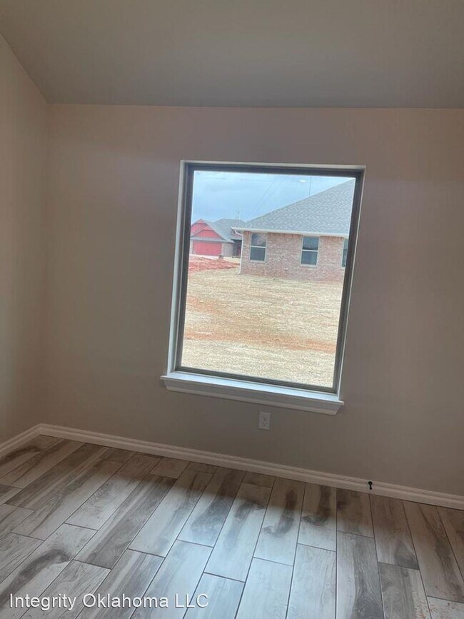 Building Photo - 4 br, 2 bath House - 3512 Erie Dr.
