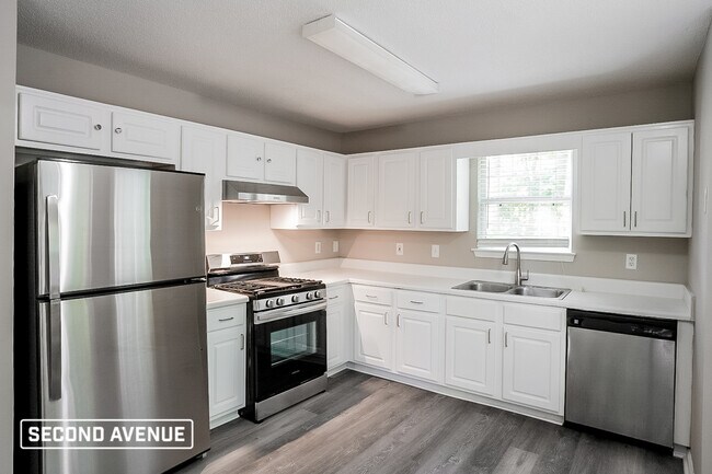 Building Photo - 6410 Hillview Ln