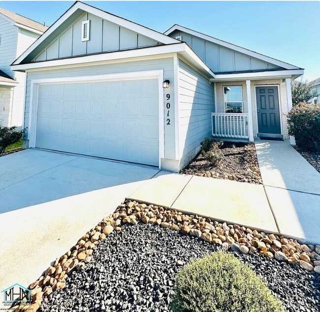 Building Photo - Charming 4-Bedroom Home in Knox Ridge – Sp...