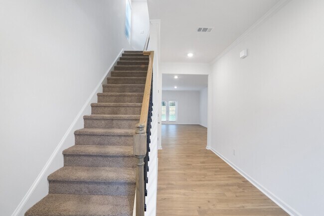 Foto del edificio - 6096 Knickerbocker St